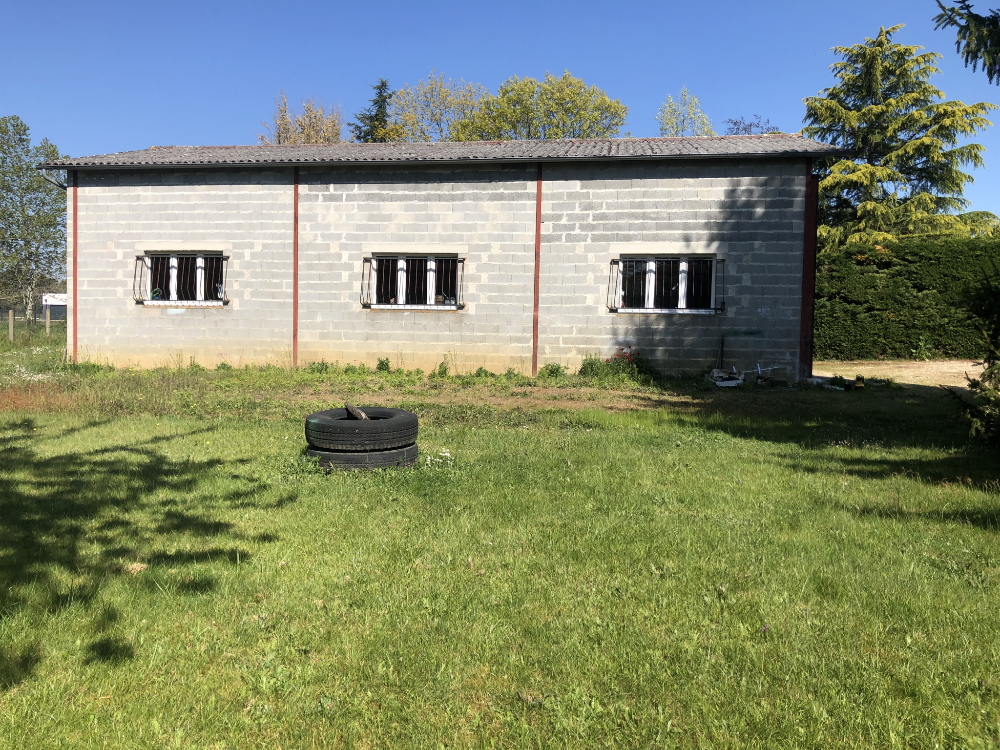 vente hangars de 120m² avec 1300m² de terrain constructible